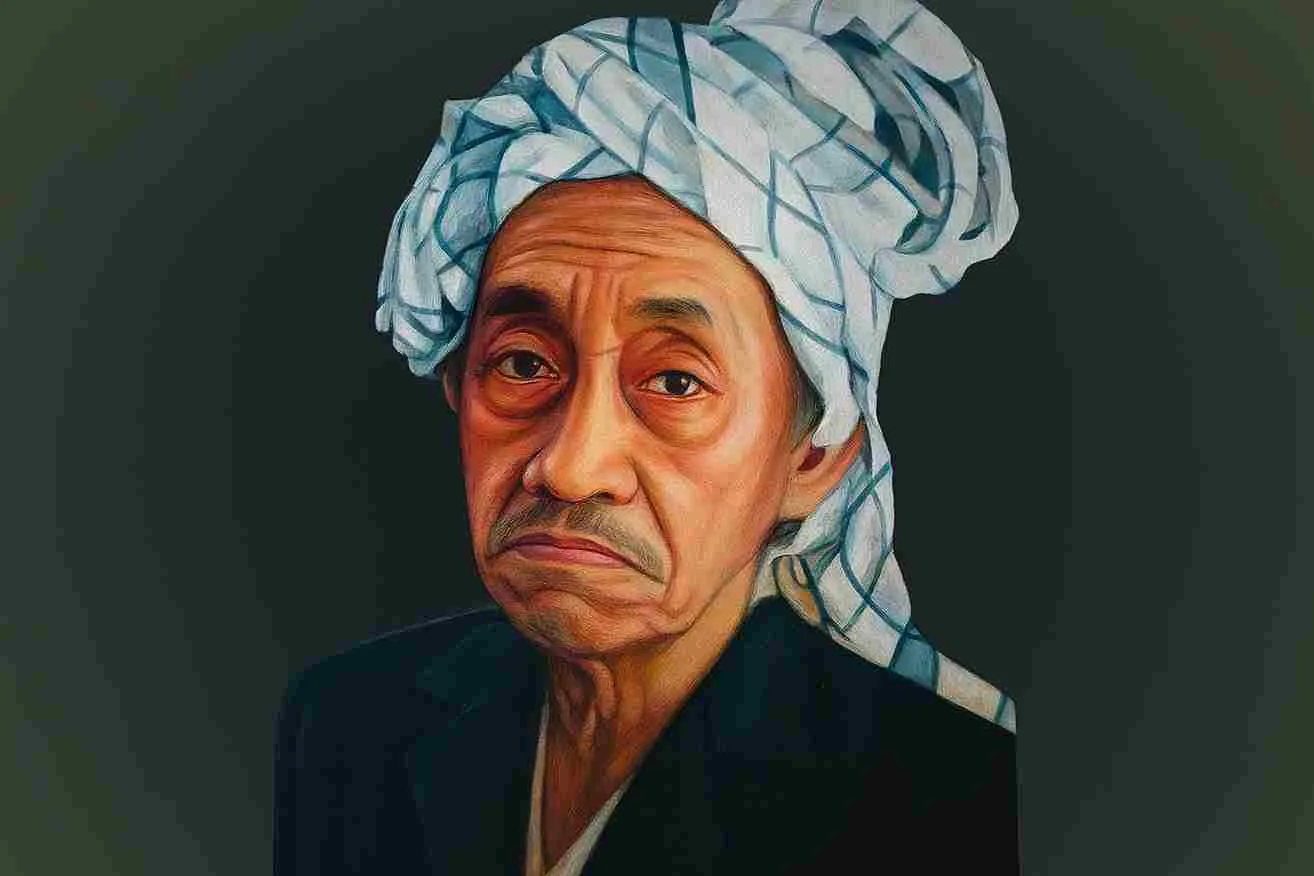 Potret seorang tokoh tua berjubah hitam dengan sorban putih bermotif, menampilkan ekspresi teduh dan bijaksana.