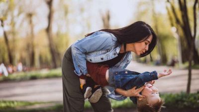 Cinta Pertama Anak Laki-Laki, Ikatan Ibu yang Membentuk Karakter