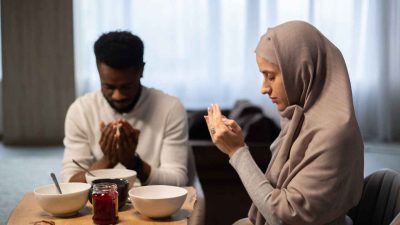 Doa Sebelum Makan! Cara Mendapatkan Keberkahan