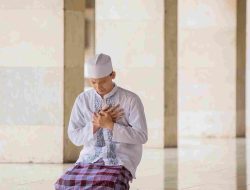 Sakit? Jangan Hanya Berobat, Ini Kekuatan Doa Menurut Islam