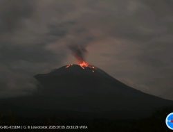 Gunung Ili Lewotolok Erupsi! Dentuman Kuat dan Material Pijar Ke Segala Arah Dalam Area Kawah