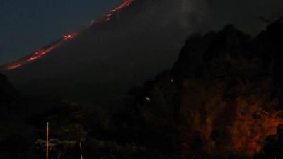 Gunung Merapi Tunjukkan Aktivitas Intens, Guguran Lava Mencapai 1.700 Meter