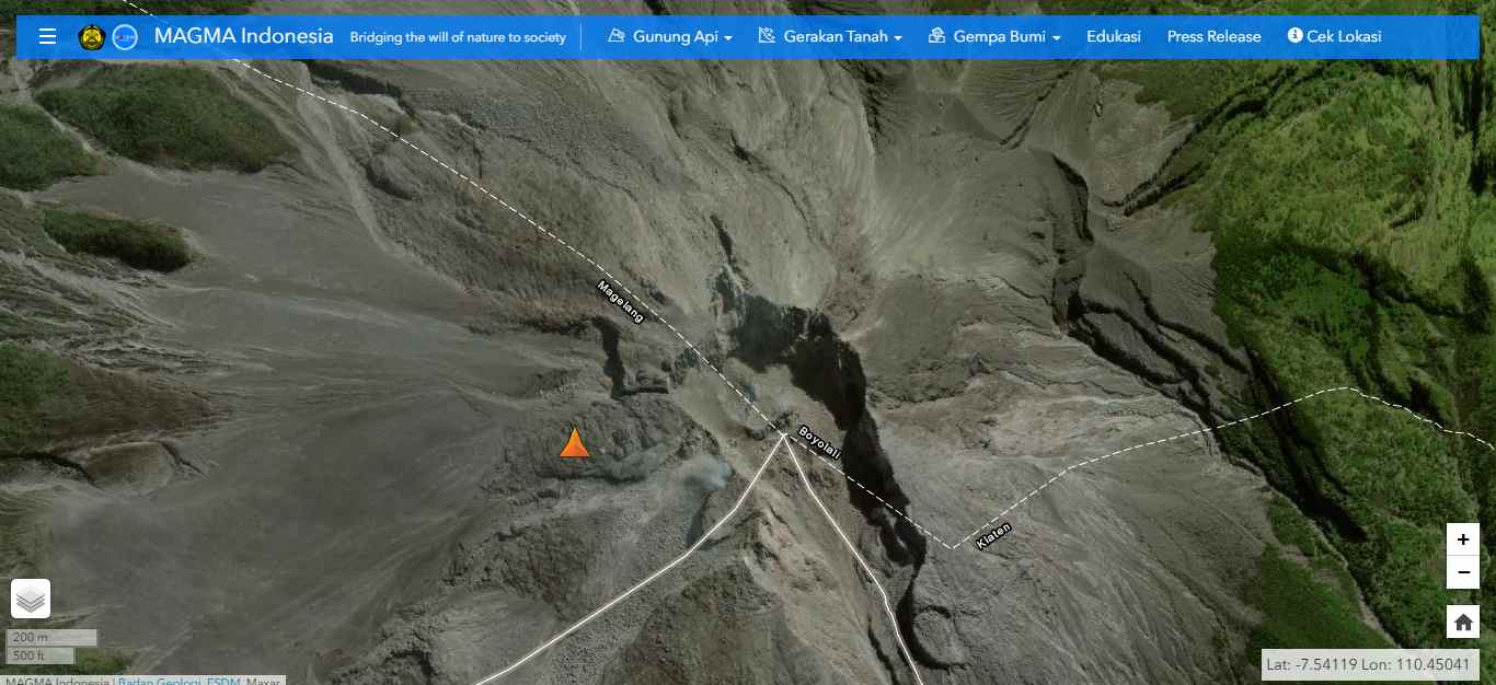 Gunung Merapi Siaga: 13 Guguran Dan 30 Gempa Hybrid Terjadi Dalam 6 Jam Terakhir