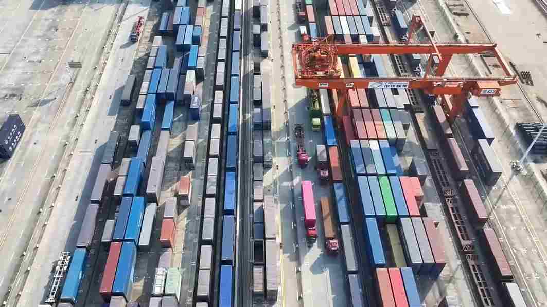 Prabowo Sepakati Bebas Bea Produk AS, RI Pangkas Tarif Baja