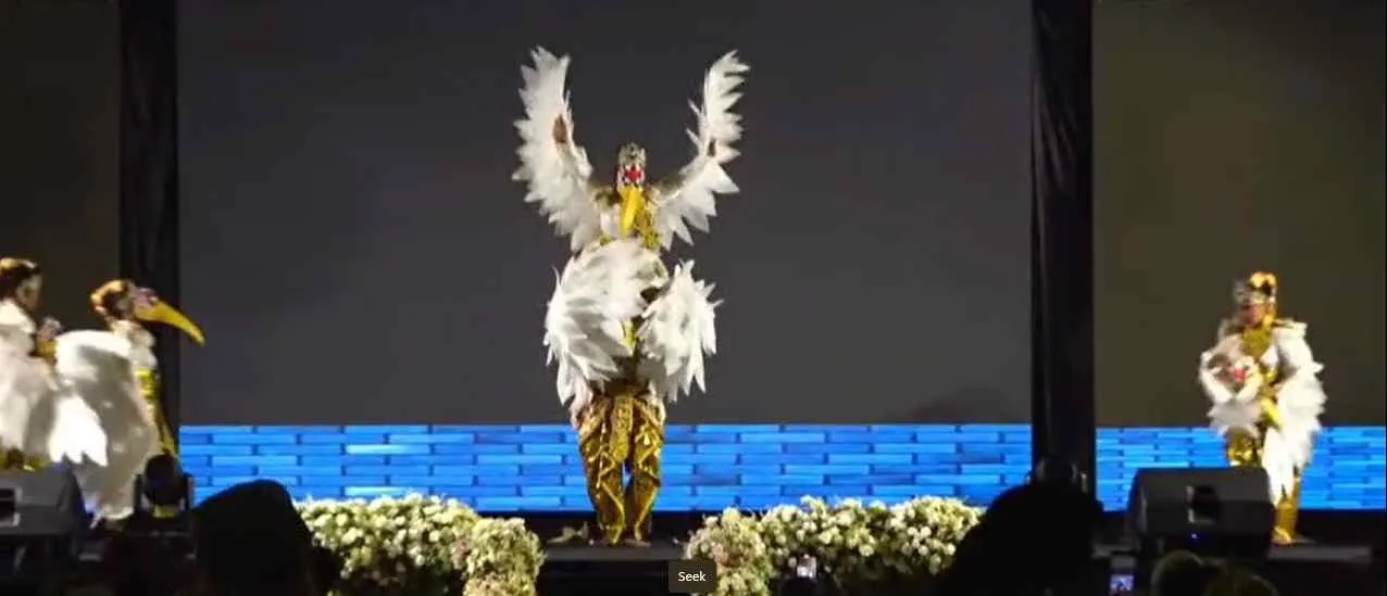 Tari kuntul Pentas Saat Peringatan Hari Kebaya Nasional 2025 Di Malika Ballroom SCH