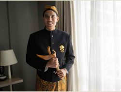 BESKAP SOLO BUSANA TRADISIONAL ADILUHUNG