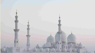Adab Masuk ke Dalam Masjid
