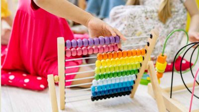 Cara Menyenangkan! Latih Logika Anak Lewat Game Matematika