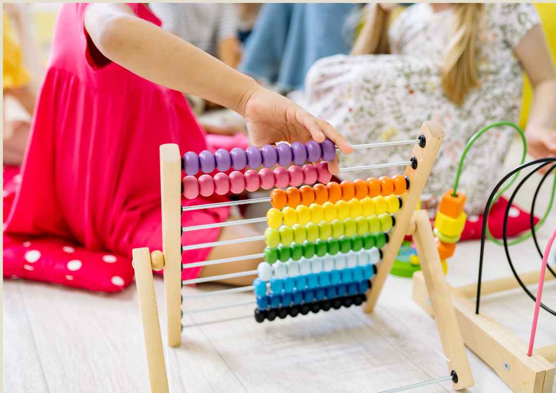 Cara Menyenangkan! Latih Logika Anak Lewat Game Matematika