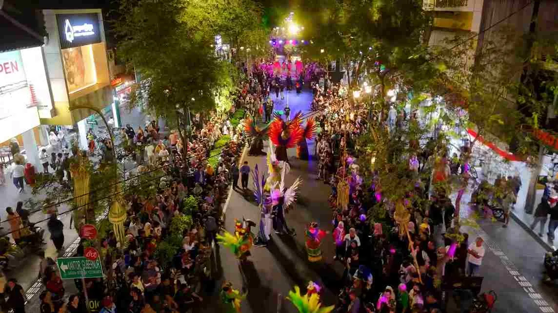 Jogja Fashion Carnaval 2025 Meriahkan Pawai Kemerdekaan di Malioboro