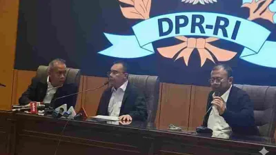 Pimpinan DPR RI menggelar konferensi pers menanggapi tuntutan 17+8 dengan keputusan pemangkasan tunjangan dan fasilitas anggota dewan.