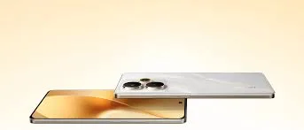 Realme 15 Pro 5G dengan desain tipis dan finishing marble elegan, menampilkan layar AMOLED cerah dan modul kamera premium.