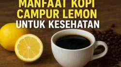 Secangkir kopi hitam dengan potongan lemon segar di atas meja kayu, dilengkapi tulisan “Manfaat Kopi Campur Lemon untuk Kesehatan”.
