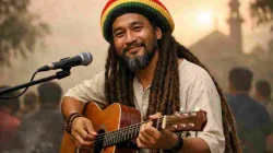 Alvin Bin Adam berdakwah dengan musik reggae, berambut gimbal dan mengenakan topi warna-warni