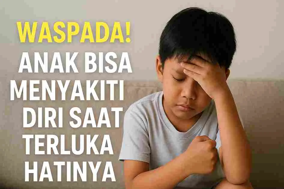 Anak laki-laki tampak sedih duduk di sofa dengan tulisan waspada tentang anak yang terluka secara emosional